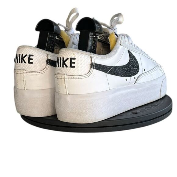 Womens Nike Blazer Low Platform DZ5210-100 Leather Sneaker Shoes Size 8.5 White - Picture 4 of 6